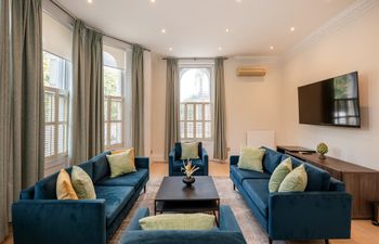 Kensington Hall Holiday Home