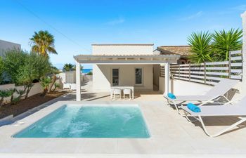 Majestic Coastline Holiday Home
