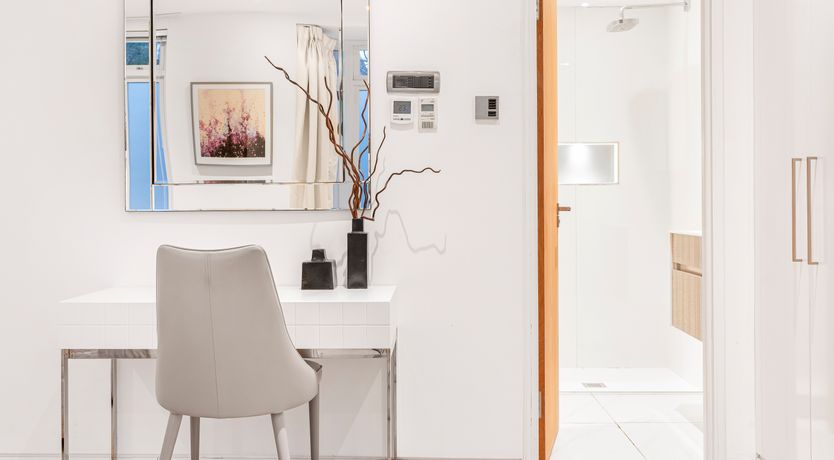 Photo of Elegant London