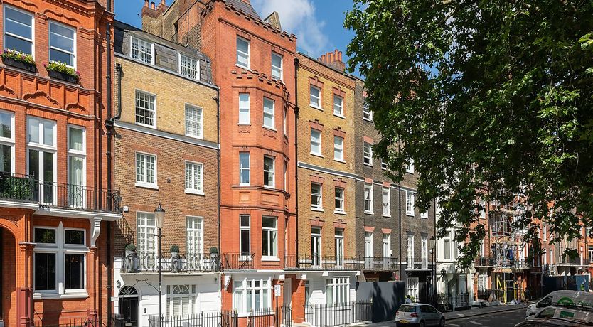 Photo of Elegant London