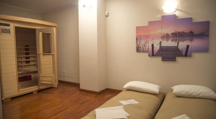 Photo of Lakes & Mountains