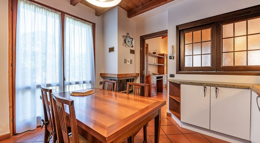 Photo of Lakes & Mountains
