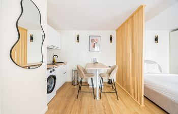 The Colour of Autumn Holiday Home