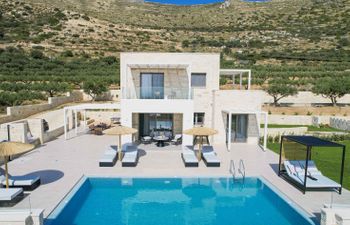 Bay Horizon Holiday Home