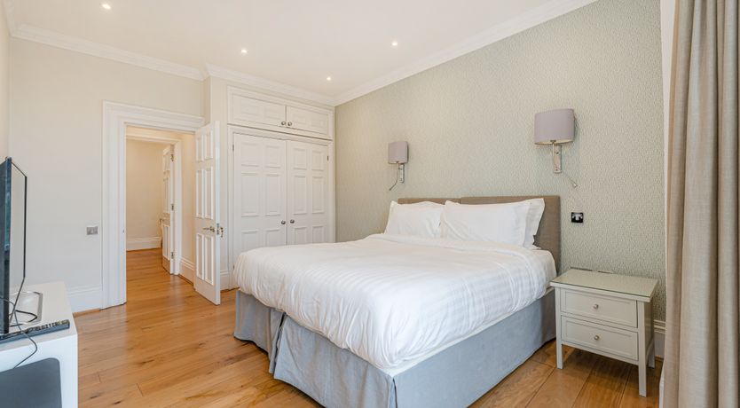 Photo of Hyde & Sleep