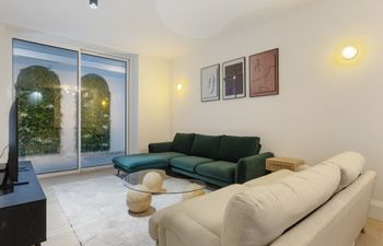 Bloomsbury Moment Holiday Home