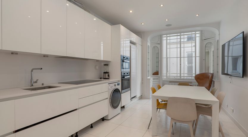 Photo of The Parisian Belle