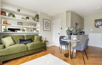 Cosy West London Holiday Home