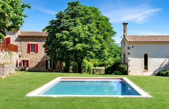 Luberon Vines & Woodland Holiday Home