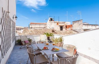 Ancient Paradise Holiday Home