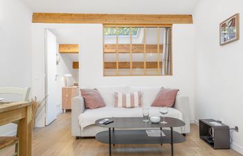 Little French Song Holiday Home