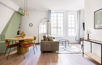 Le Premier Holiday Home