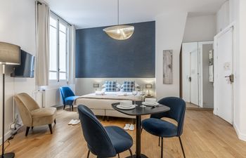 Iconic Paris Holiday Home