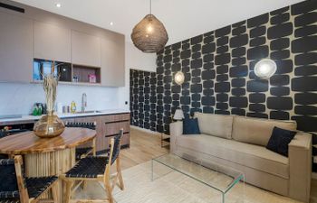 Charonne Haven Holiday Home