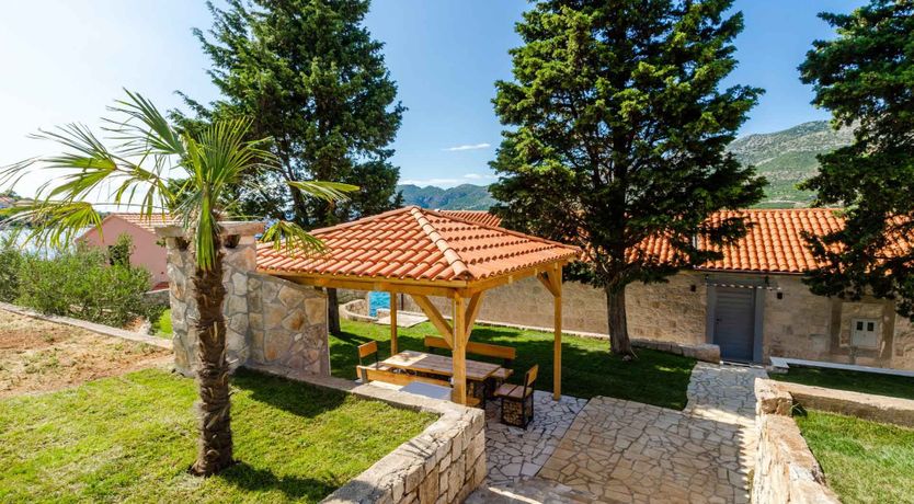 Photo of Stone & Earth