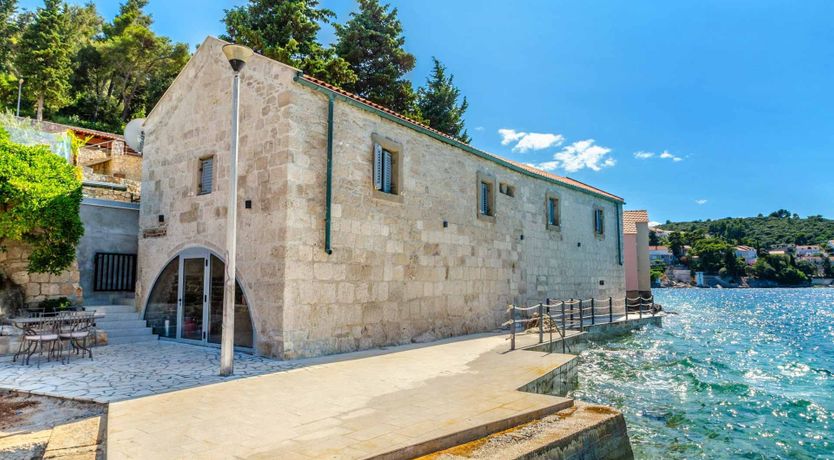 Photo of Stone & Earth