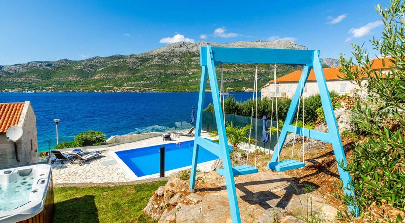 Photo of Stone & Earth