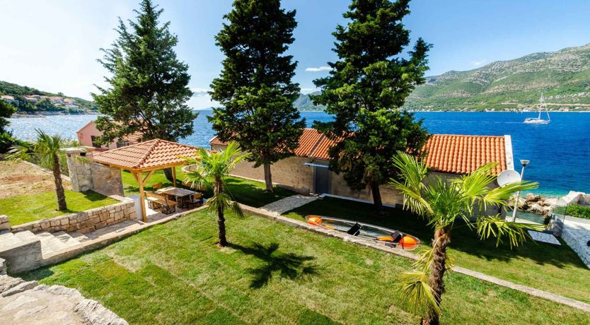 Photo of Stone & Earth