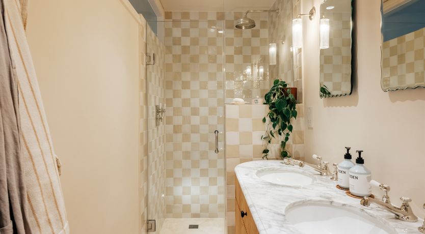 Photo of Notting Hill Elegance
