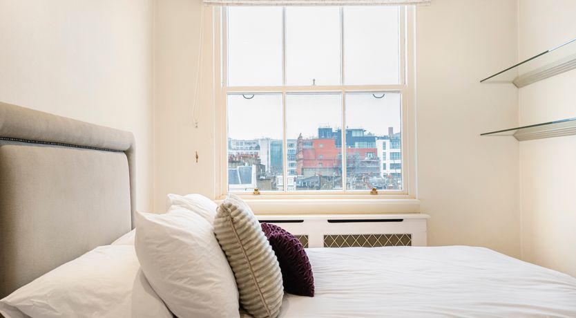 Photo of Knightsbridge Grandeur