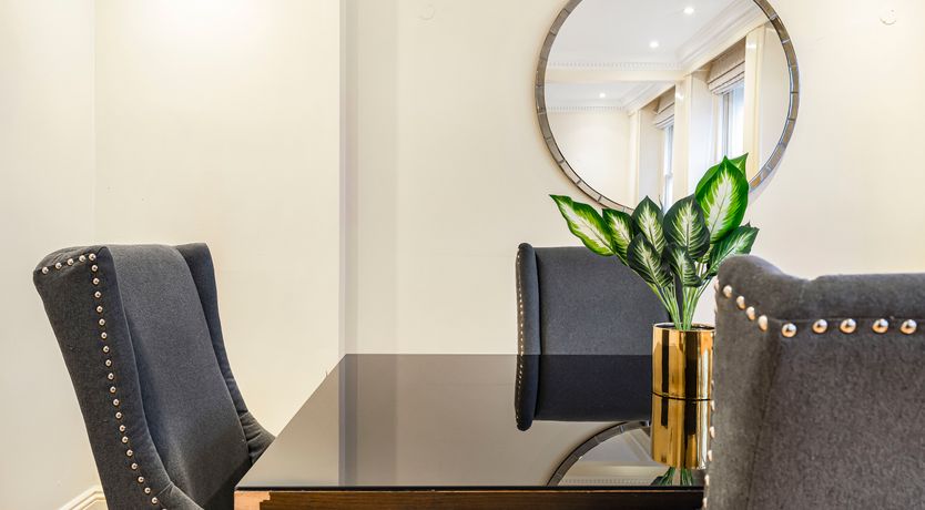 Photo of Knightsbridge Grandeur