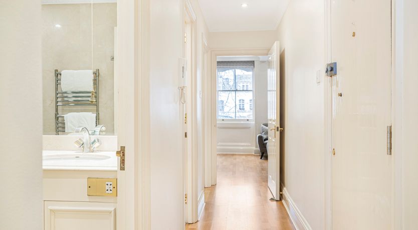 Photo of Knightsbridge Grandeur