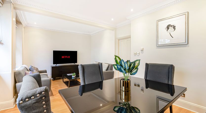 Photo of Knightsbridge Grandeur