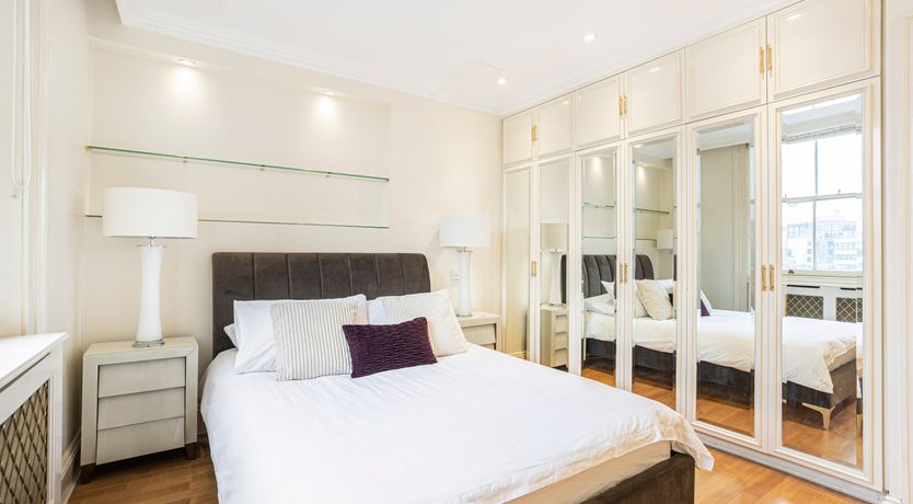 Photo of Knightsbridge Grandeur