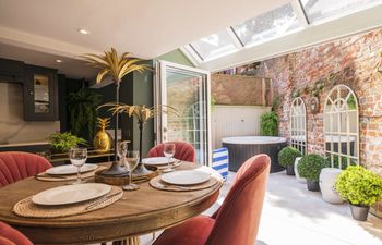 The Palm Retreat Holiday Home