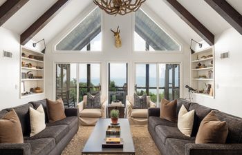 Mountain Views Holiday Home