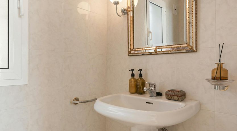 Photo of Honey & Lemon