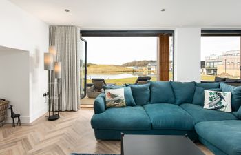 The Jetty Holiday Home