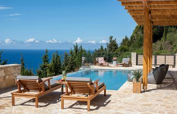 Pines & Sea Holiday Home