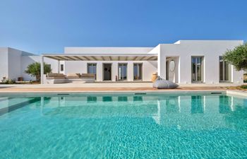 A Coastal Refuge Holiday Home