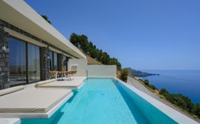 Photo of Souda Horizons