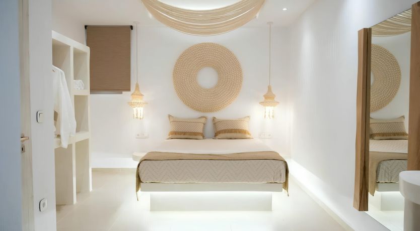 Photo of Naxos Serenity