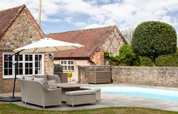 Golden Dwelling Holiday Home