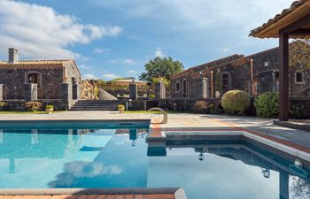 A Pleasant Oasis Holiday Home