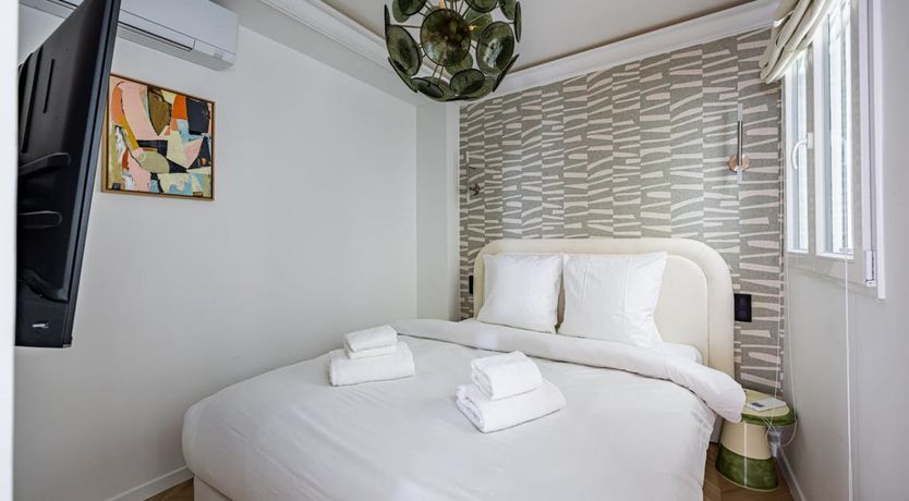 Photo of Lady Marais