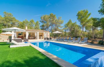 Meet Me at Midnight Holiday Home