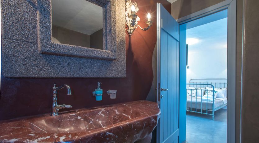 Photo of Pelagic Gemstone Island.