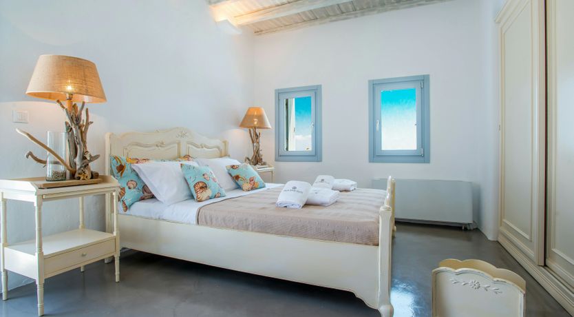 Photo of Pelagic Gemstone Island.