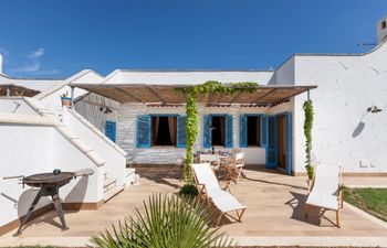 Sea Garden Holiday Home