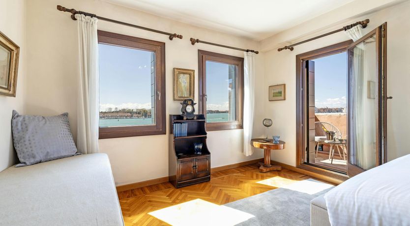 Photo of Lagoon Light