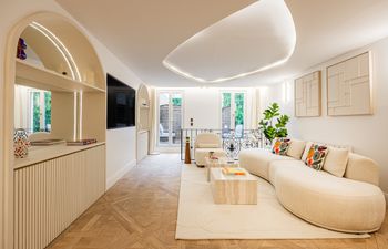 Paris Reverie Holiday Home