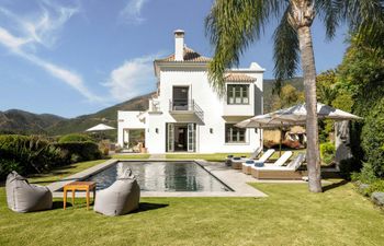 Elegant Grace Holiday Home