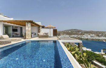 Sunlit Bay Holiday Home