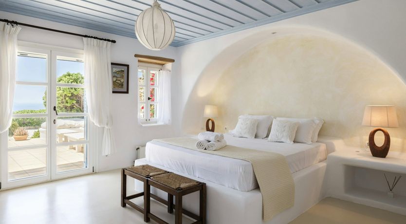 Photo of Gentle Grecian Ambiance