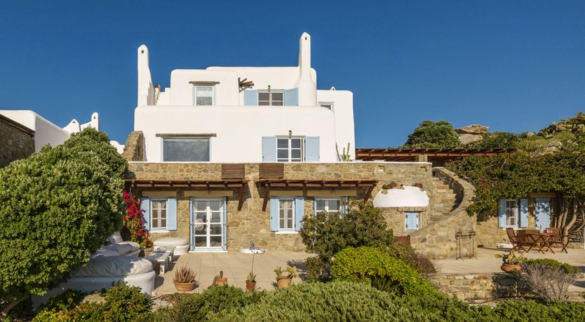 Photo of Gentle Grecian Ambiance