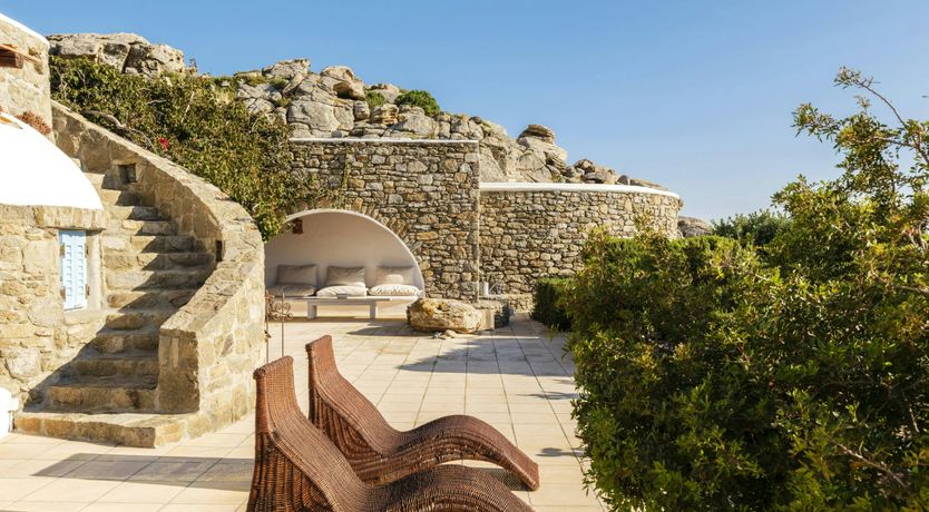 Photo of Gentle Grecian Ambiance